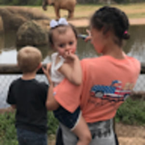 Meet your Posher, Olivia